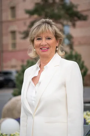 Porträtfoto Mauritia Mack