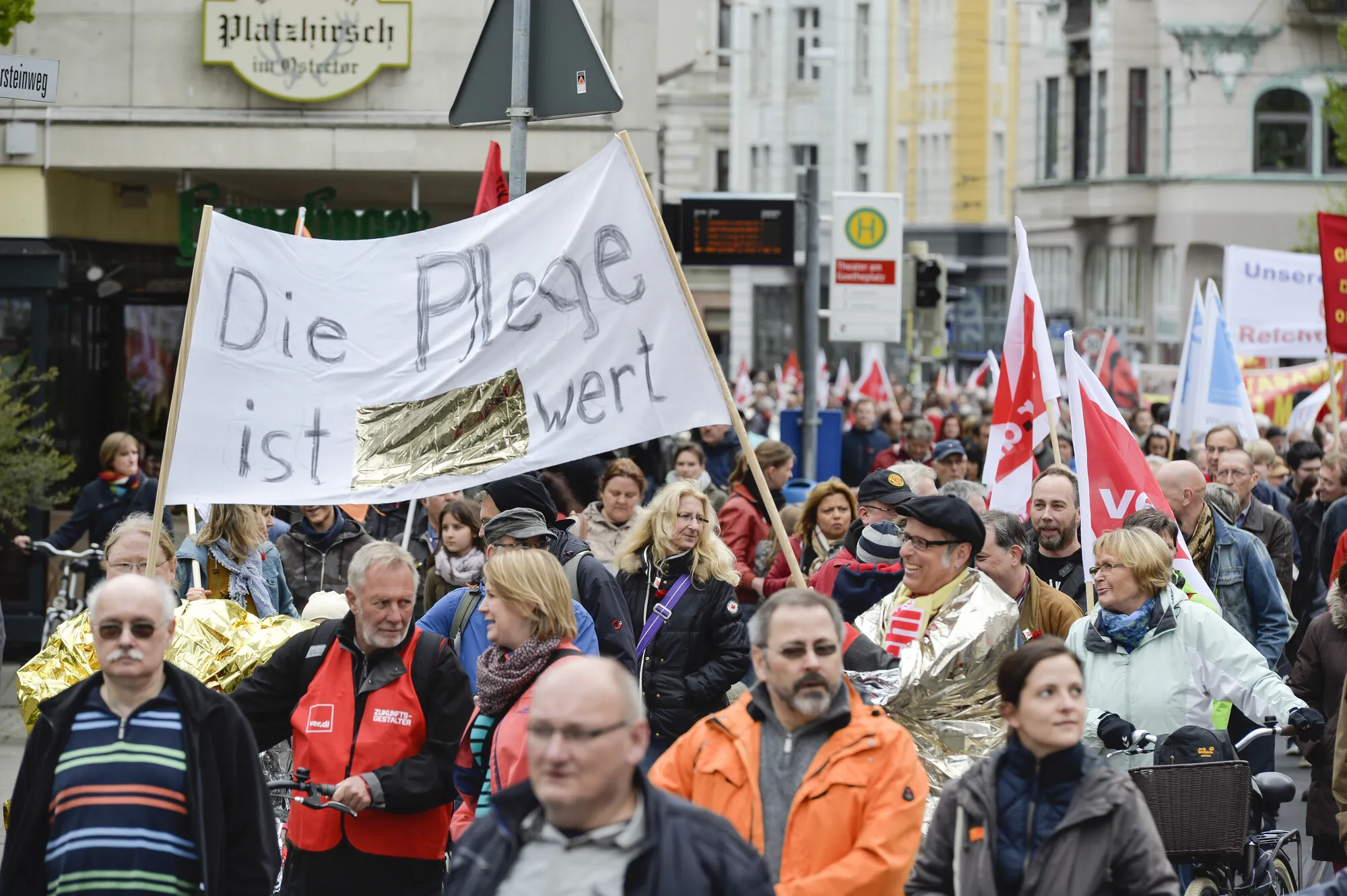 Quelle: Fundus / Karsten Klama Menschen bei einer Demonstration