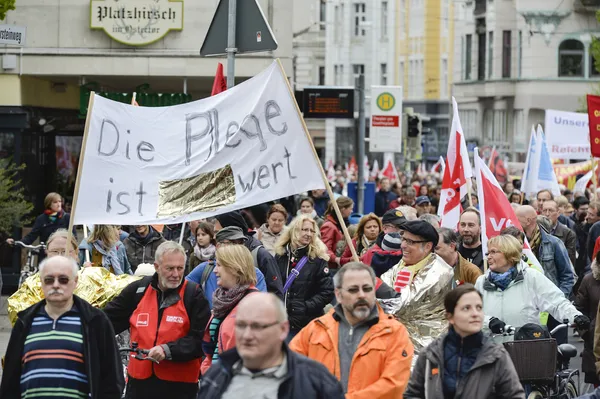 Quelle: Fundus / Karsten Klama Menschen bei einer Demonstration