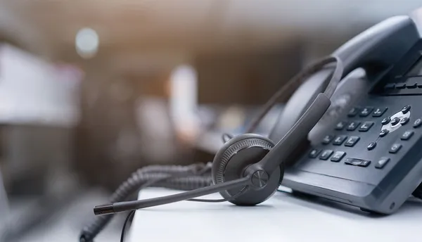 Telefon mit Headset