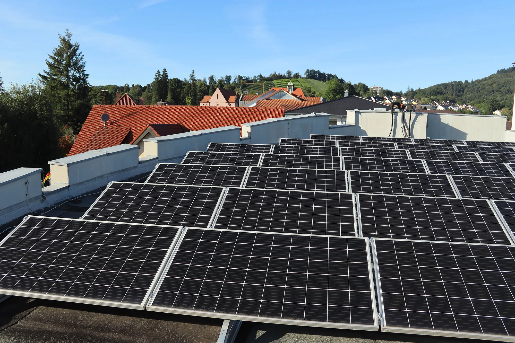 Quelle: Moritz Martiny Solaranlage auf dem Kirchendach in Gengenbach