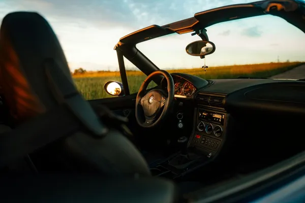 Quelle: Vaclav Pechar/Unsplash Seitlicher Blick in ein Cabrio