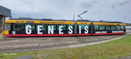 Quelle: Holub Straßenbahn mit Aufschrift "Genesis"
