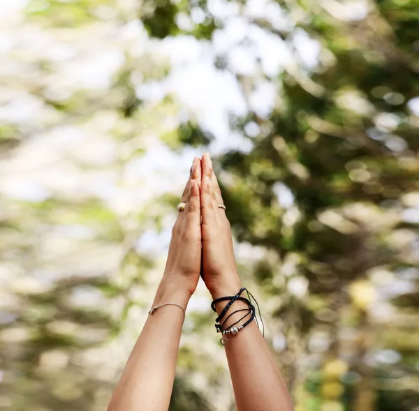 Quelle: Sela – Institut für Christliches Yoga SELA Yoga