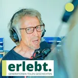 Mittelalter Mann im Aufnahmestudio für den Podcast