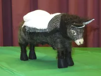 Erzählfigur Esel mit Decke