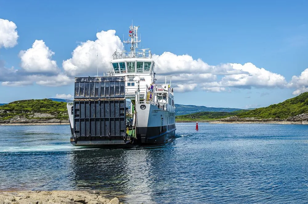 Quelle: Rogers Fotodesign/Pixabay Küste mit Schiff
